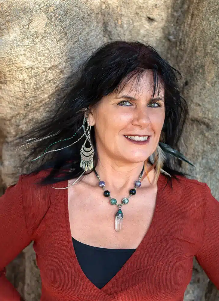 Donna Marie – Psychic Twin Featherz
