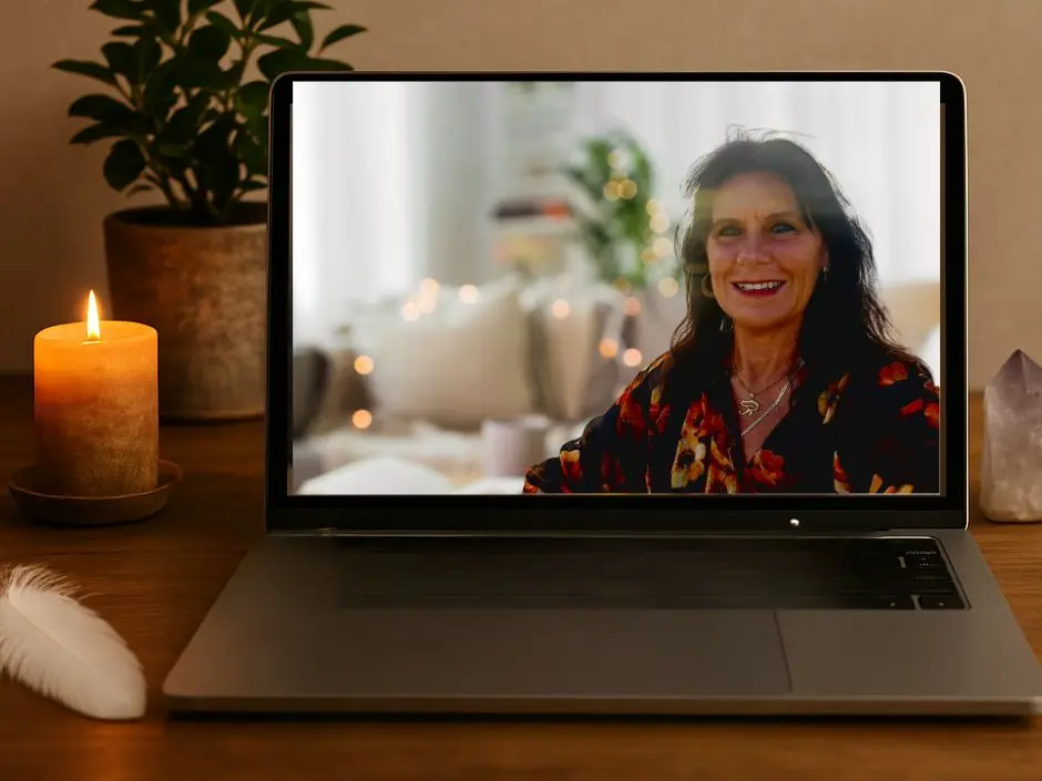 Donna Marie providing a live Zoom psychic reading online